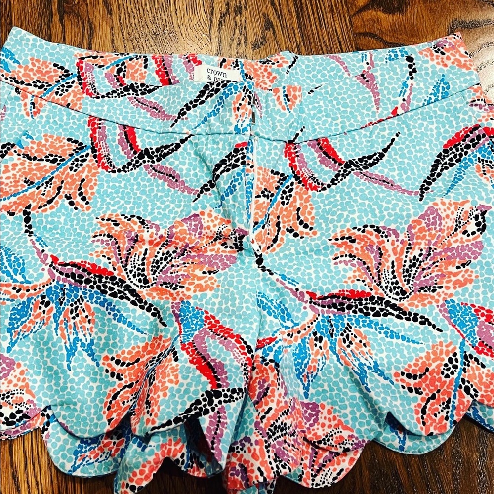 Crown and Ivy Shorts Size 6 - Worn 1x
